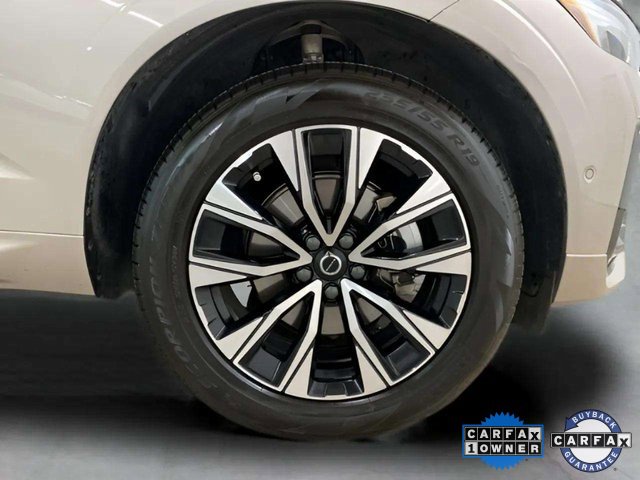 Used 2025 Volvo XC60 B5 Plus image 32