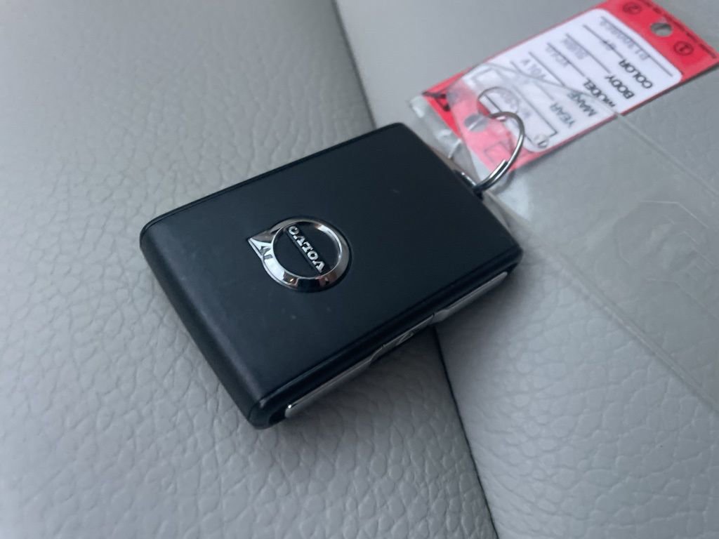 Certified 2023 Volvo XC60 B5 Core w/ Climate Package image 42