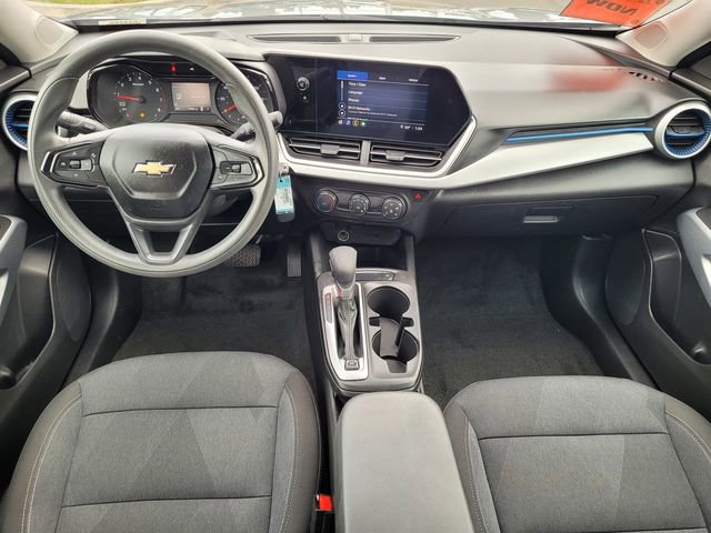 Used 2025 Chevrolet Trax LS w/ Driver Confidence Package image 9