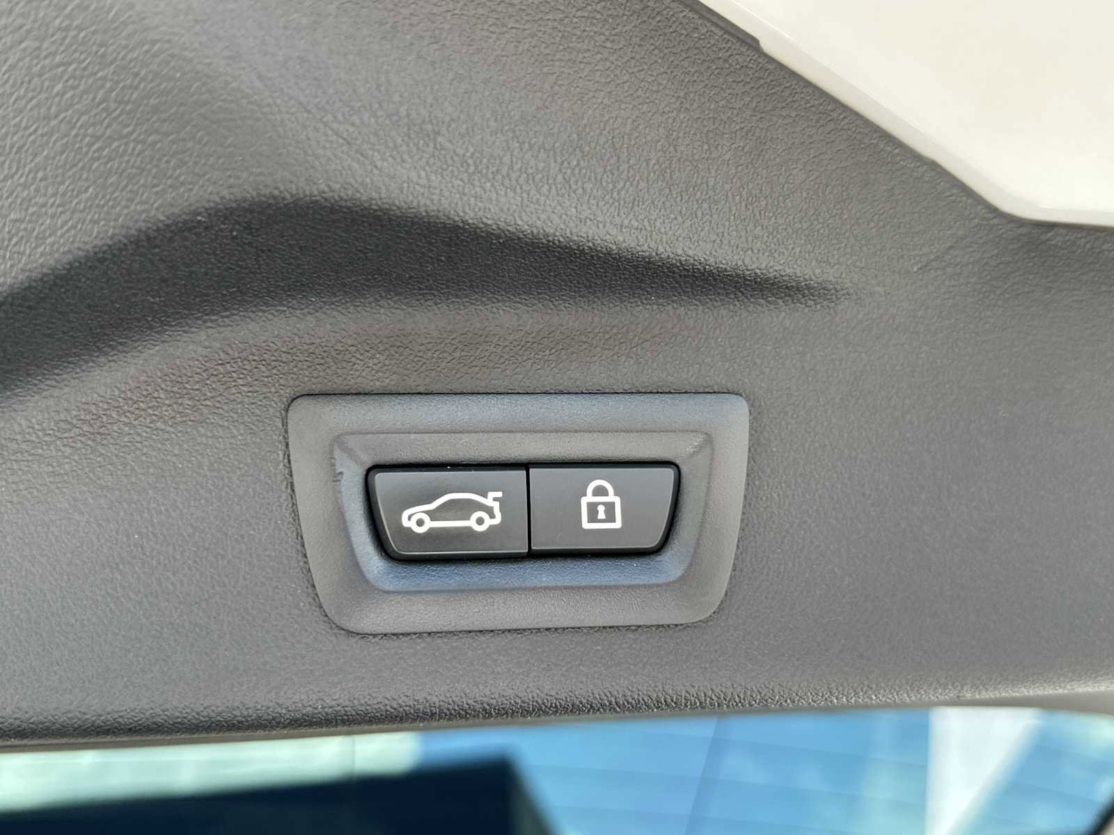 Used 2019 BMW X7 xDrive40i w/ Cold Weather Package AWD/4WD image 22