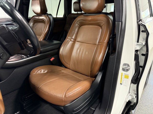 Used 2020 Lincoln Aviator Reserve w/ Elements Package Plus image 23