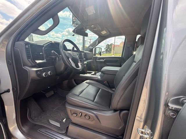 Used 2024 GMC Sierra 3500 SLT w/ SLT Premium Package image 11