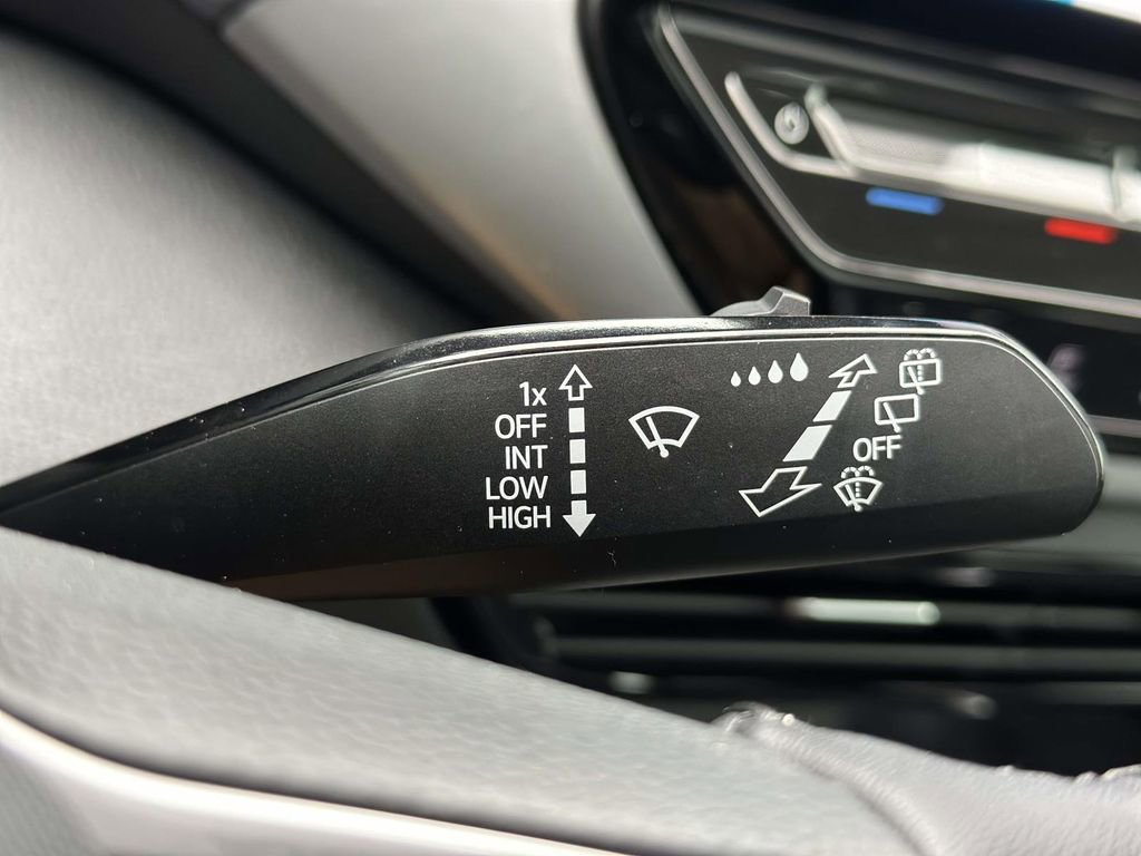 Used 2023 Volkswagen ID.4 Pro S Plus image 22