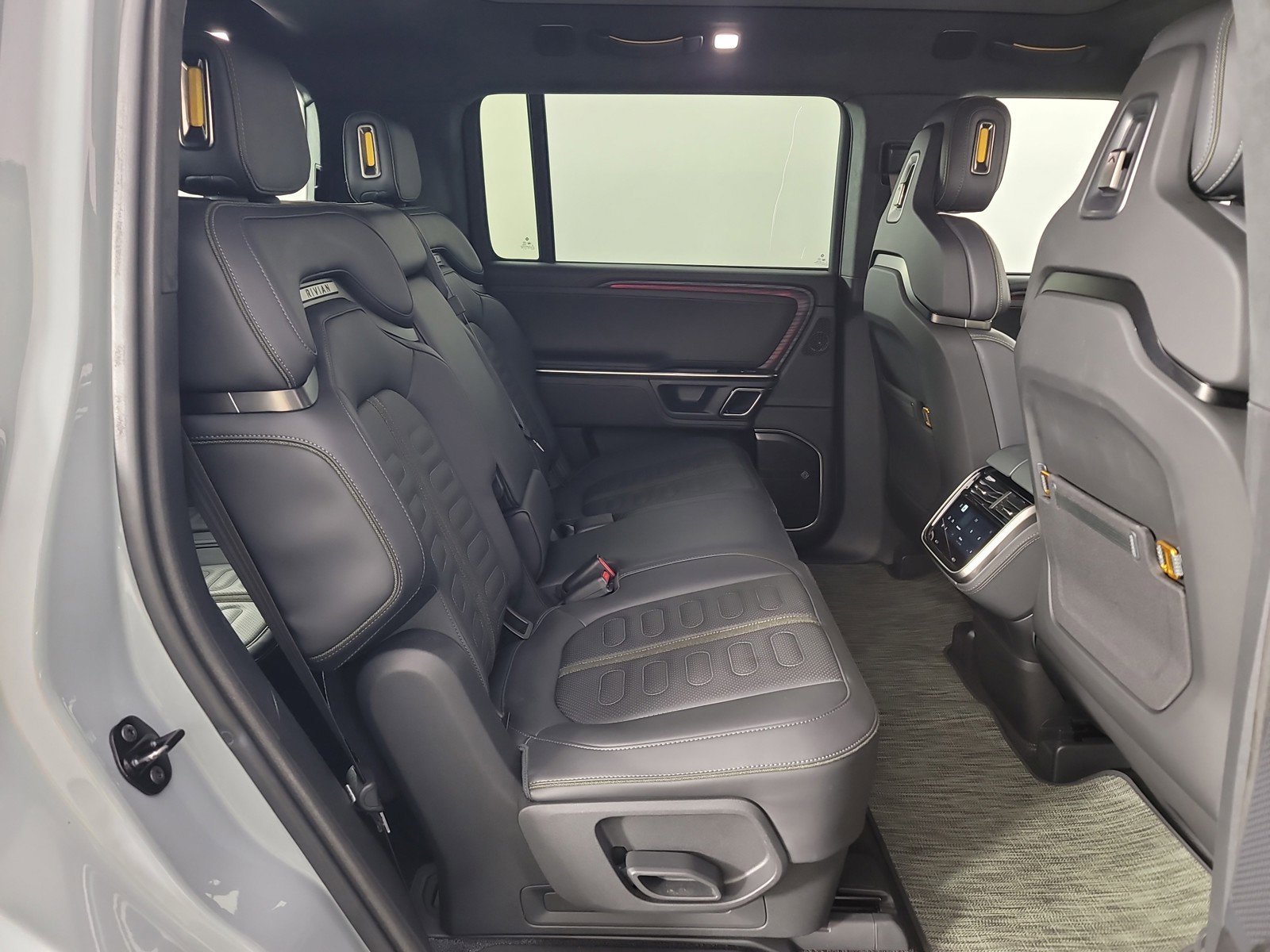 Used 2024 Rivian R1S Adventure AWD/4WD image 23