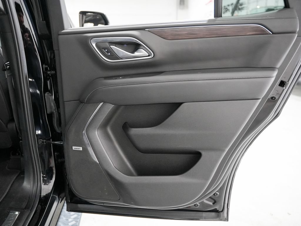 Used 2022 Chevrolet Tahoe Z71 w/ Z71 Off-Road Package AWD/4WD image 39