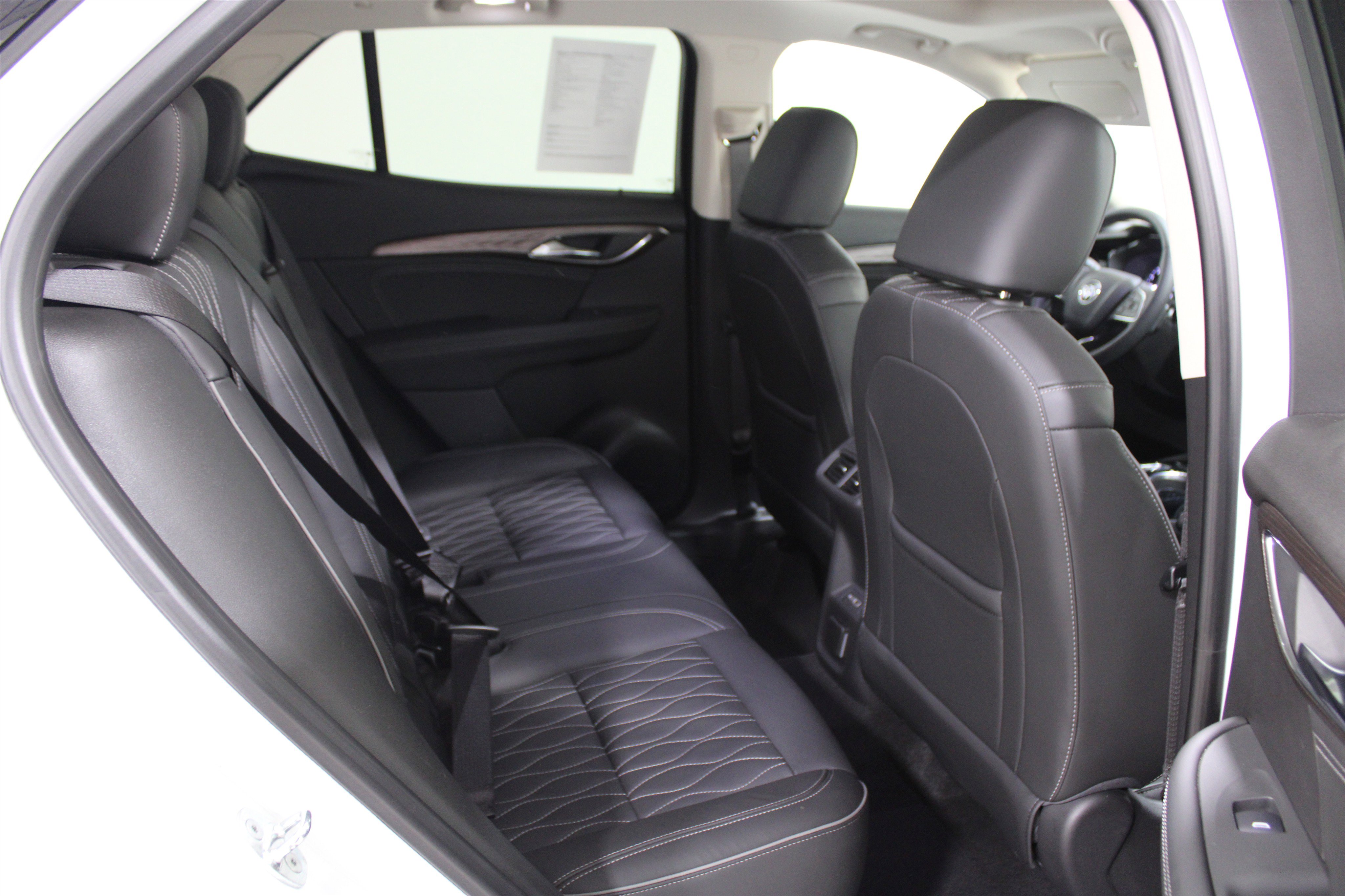 Used 2021 Buick Envision Avenir w/ Technology Package II image 23