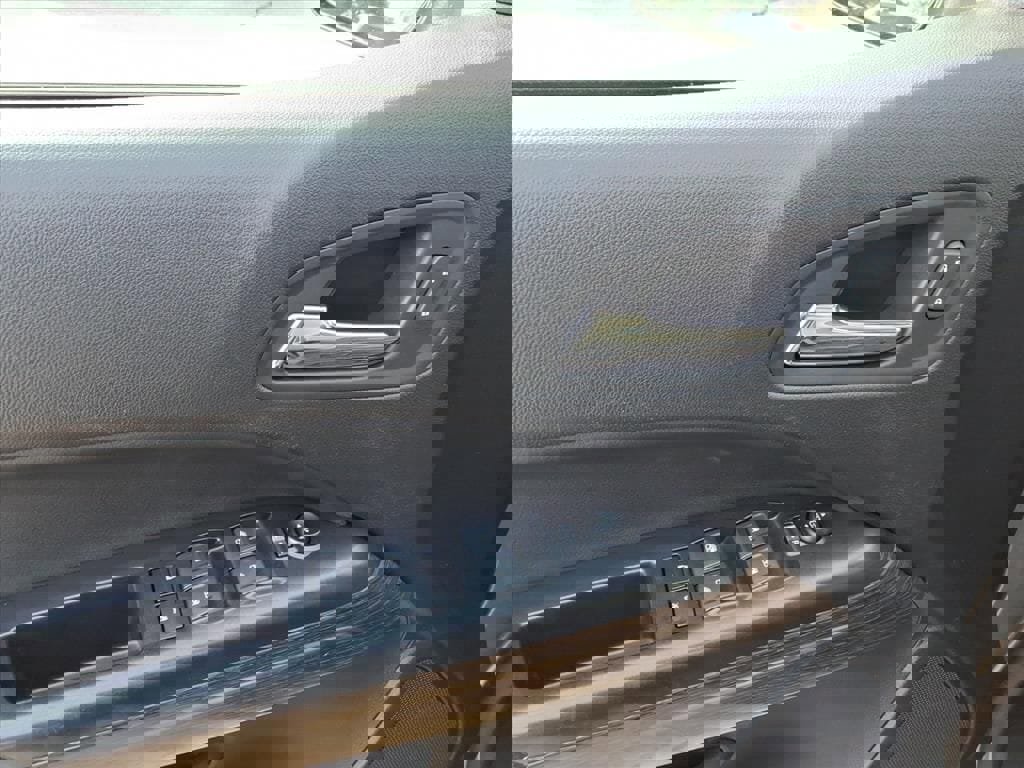 Used 2020 GMC Canyon Denali image 16