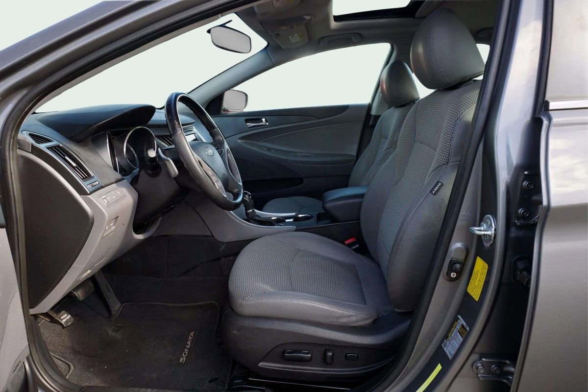 Used 2011 Hyundai Sonata SE w/ Navigation & Sunroof Pkg 4 FWD image 17