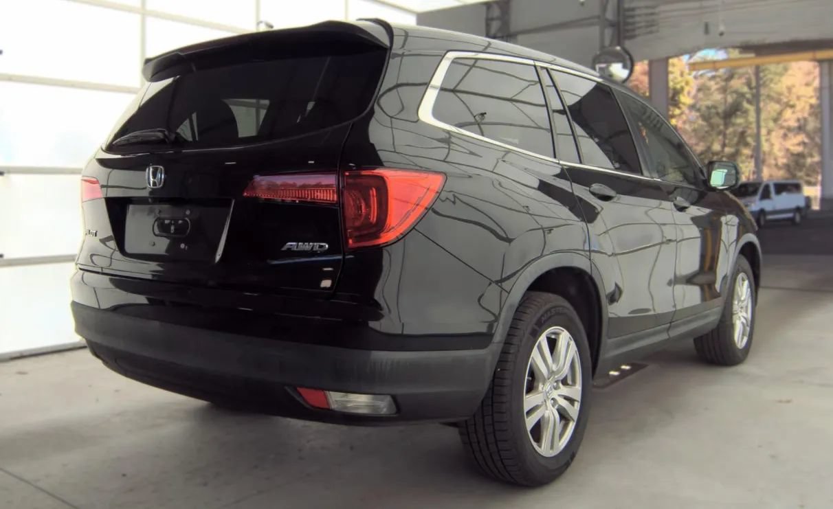 Used 2017 Honda Pilot LX image 3