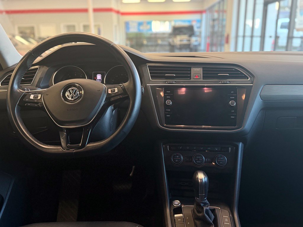 Used 2019 Volkswagen Tiguan SE AWD/4WD image 12