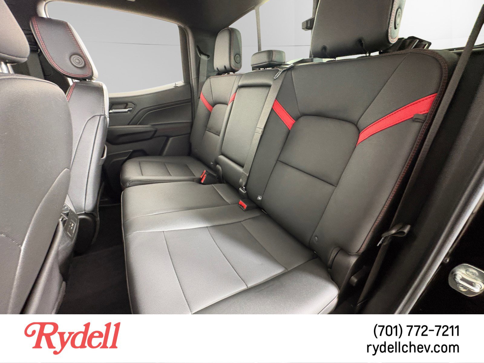 Used 2025 Chevrolet Colorado Z71 w/ Technology Package image 16