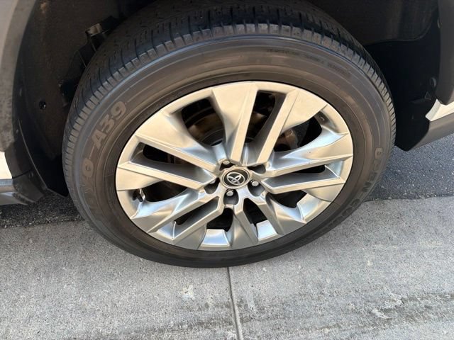 Used 2020 Toyota RAV4 XLE Premium AWD/4WD image 39