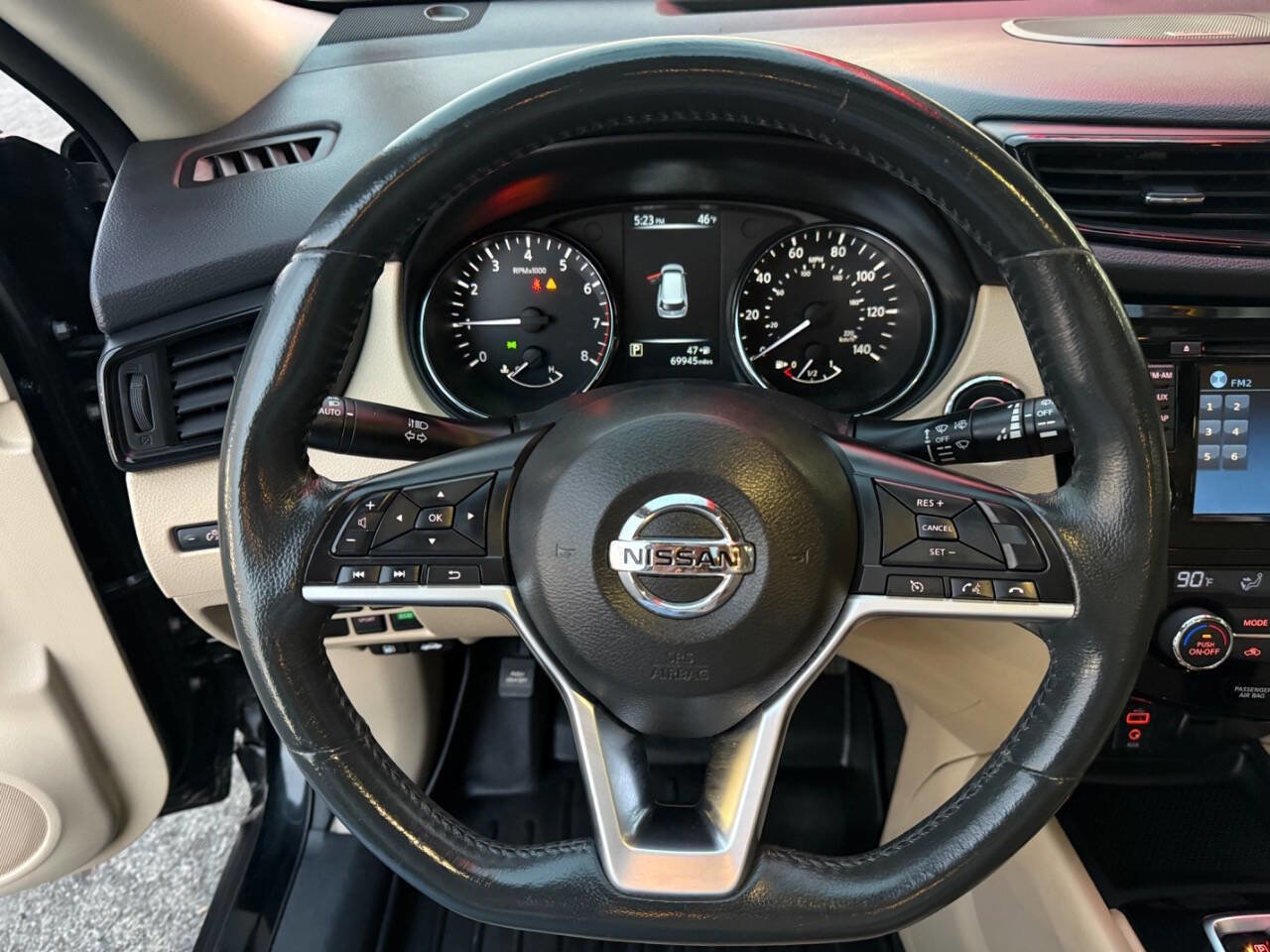 Used 2017 Nissan Rogue SV image 12