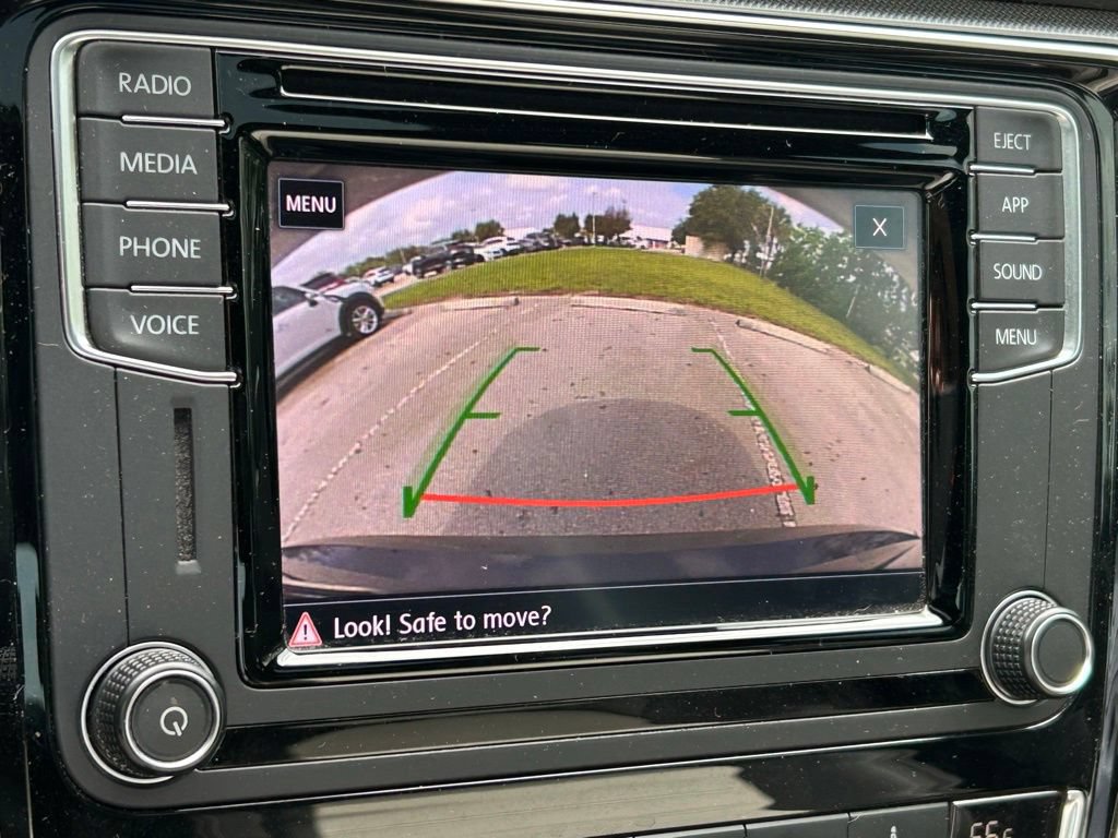 Used 2018 Volkswagen Passat 3.6 FWD image 35