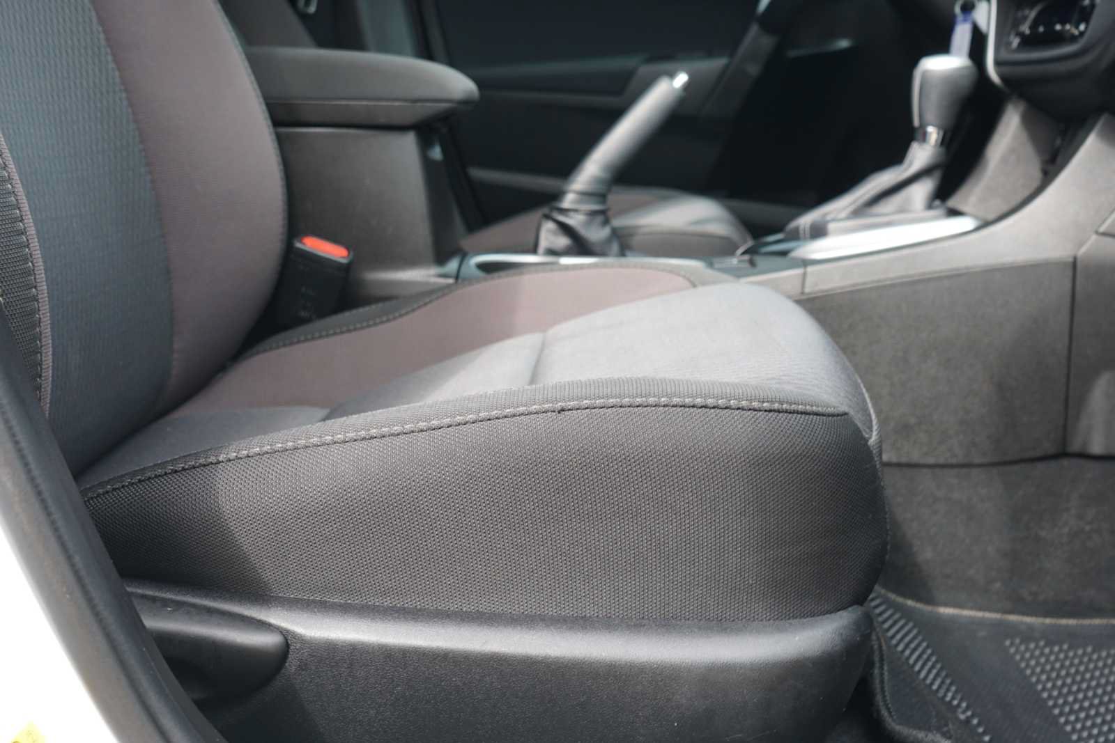 Used 2017 Toyota Corolla LE FWD image 28