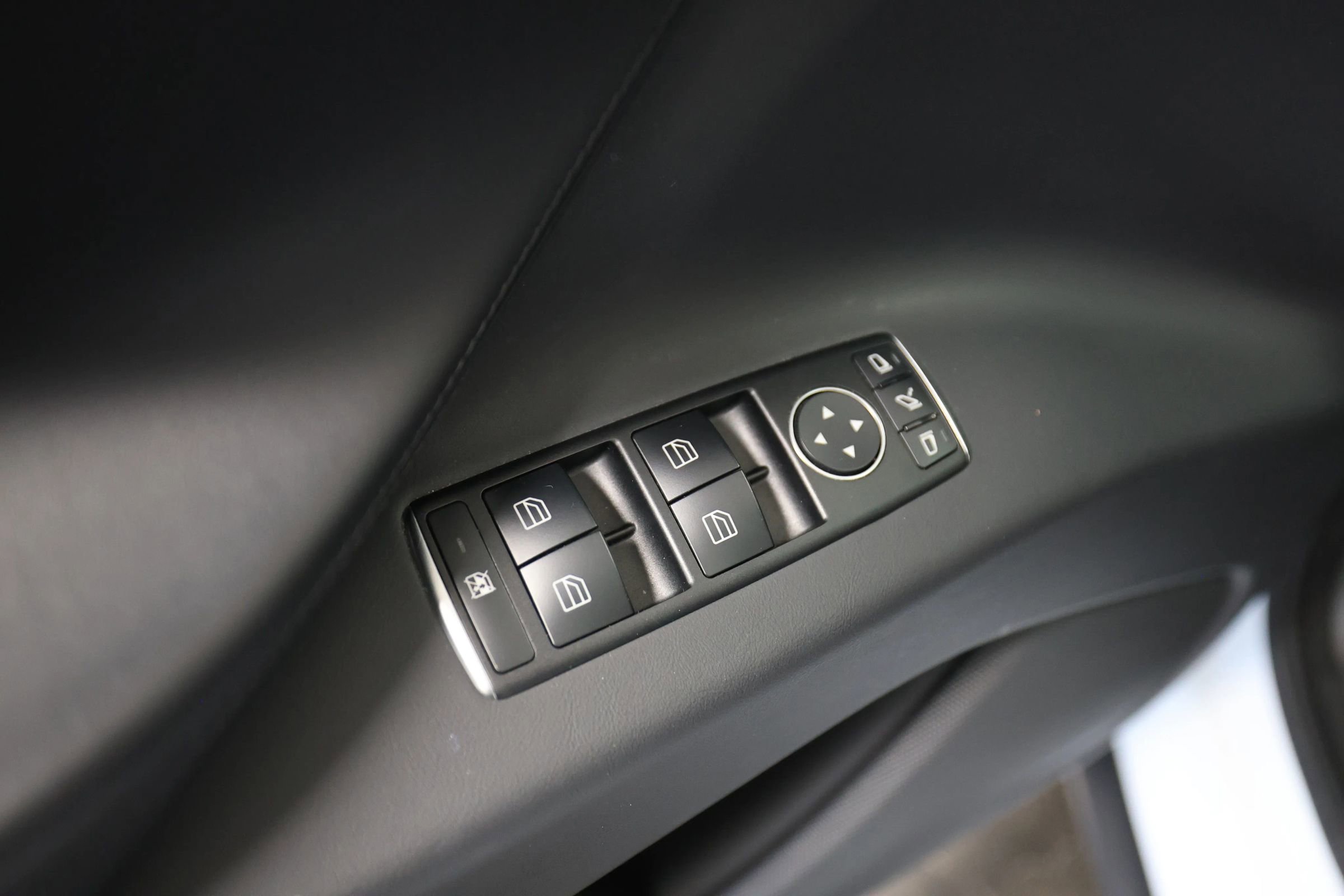 Used 2020 Tesla Model X Long Range AWD/4WD image 25