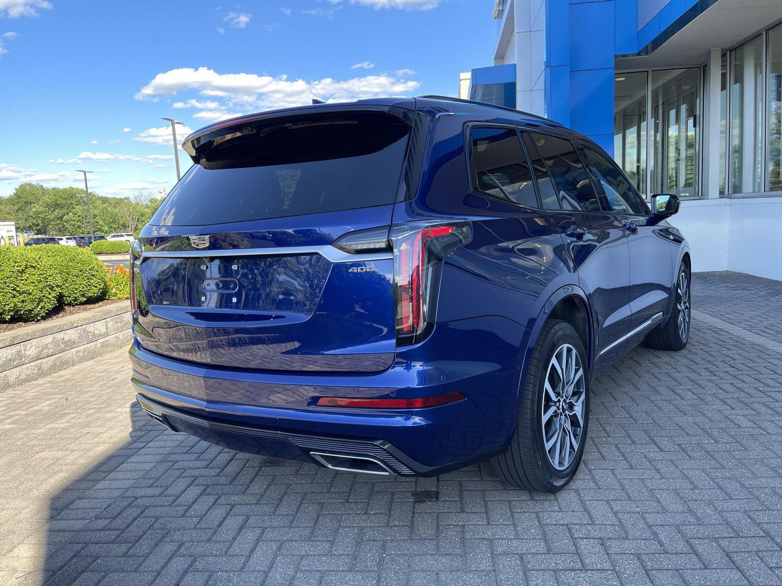 Used 2024 Cadillac XT6 Sport w/ Technology Package AWD/4WD image 5