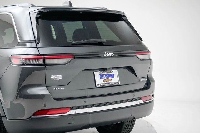 Used 2024 Jeep Grand Cherokee Limited image 4