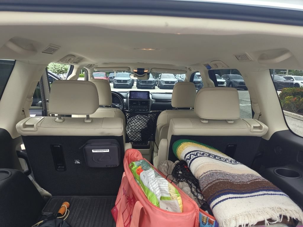Used 2023 Lexus GX 460 Premium w/ Accessory Package AWD/4WD image 18