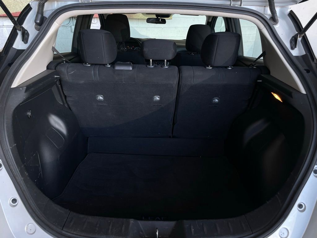 Used 2022 Nissan Leaf S image 21