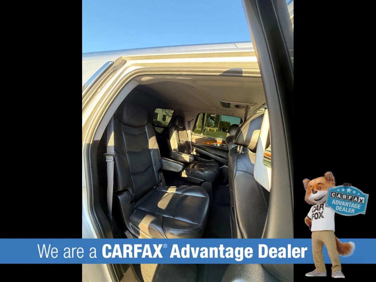 Used 2016 Cadillac Escalade Premium RWD image 30