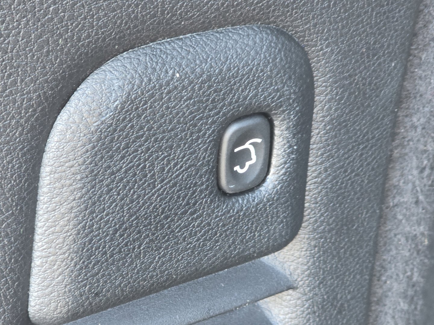 Used 2022 Dodge Durango GT image 14