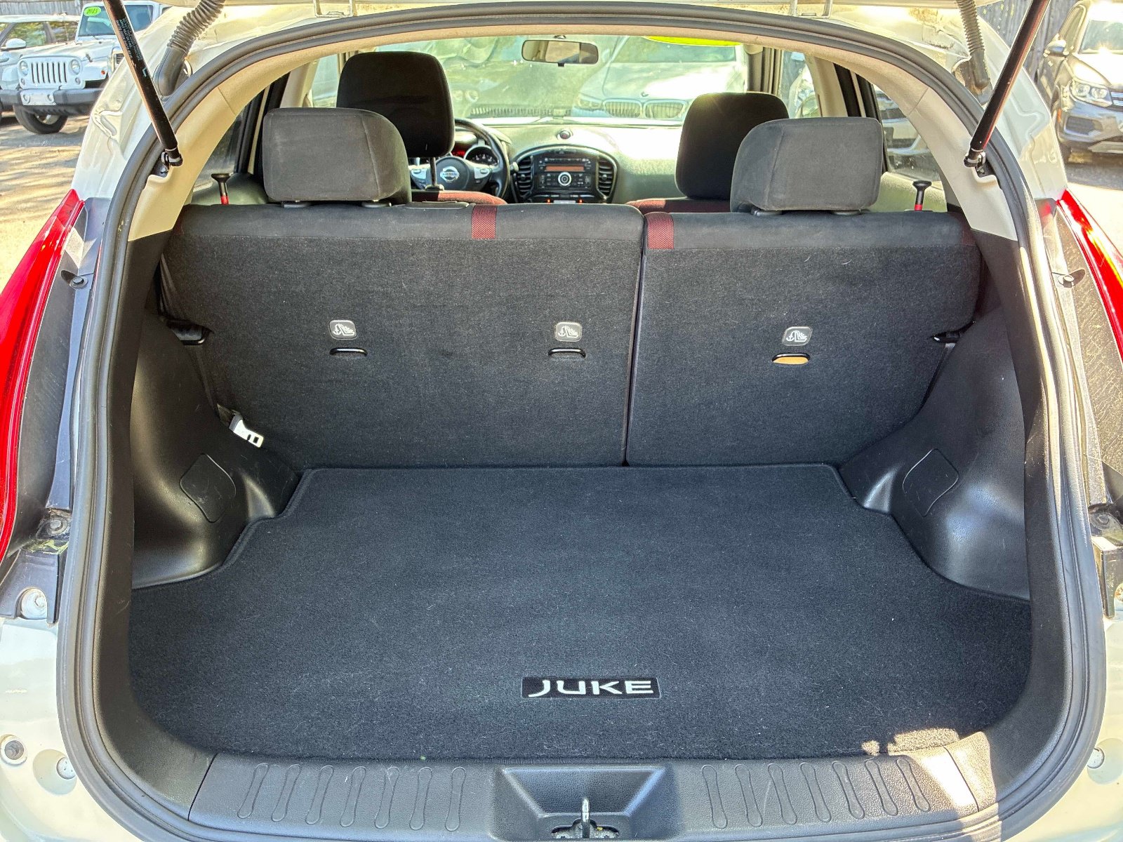 Used 2014 Nissan Juke SV AWD/4WD image 9