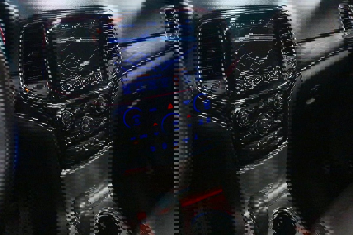 Used 2021 Jeep Grand Cherokee Limited image 18