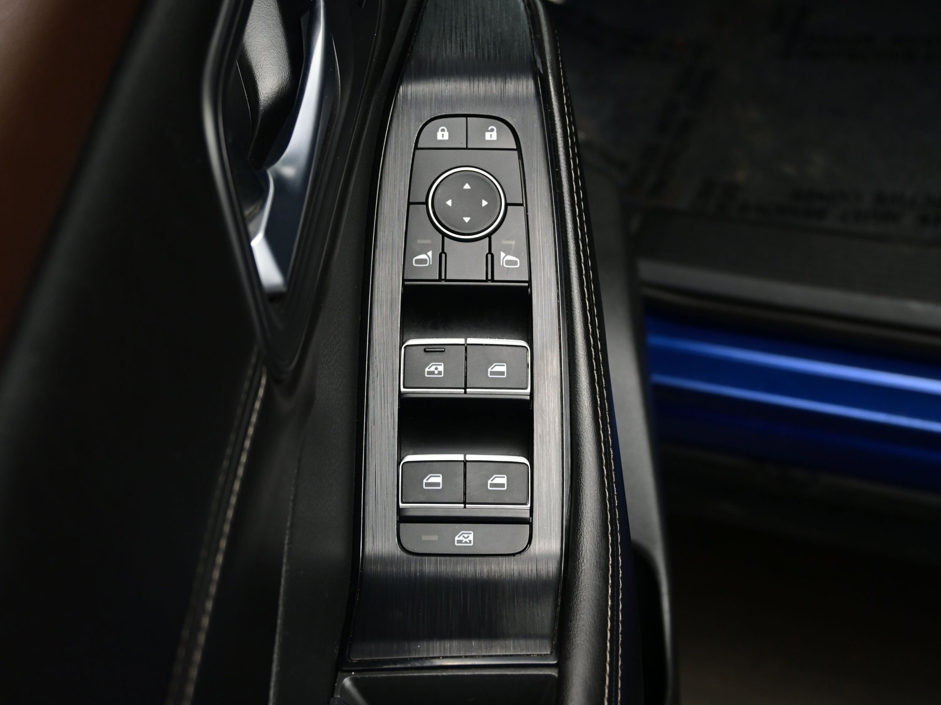 Used 2022 Nissan Rogue SL w/ SL Premium Package image 10