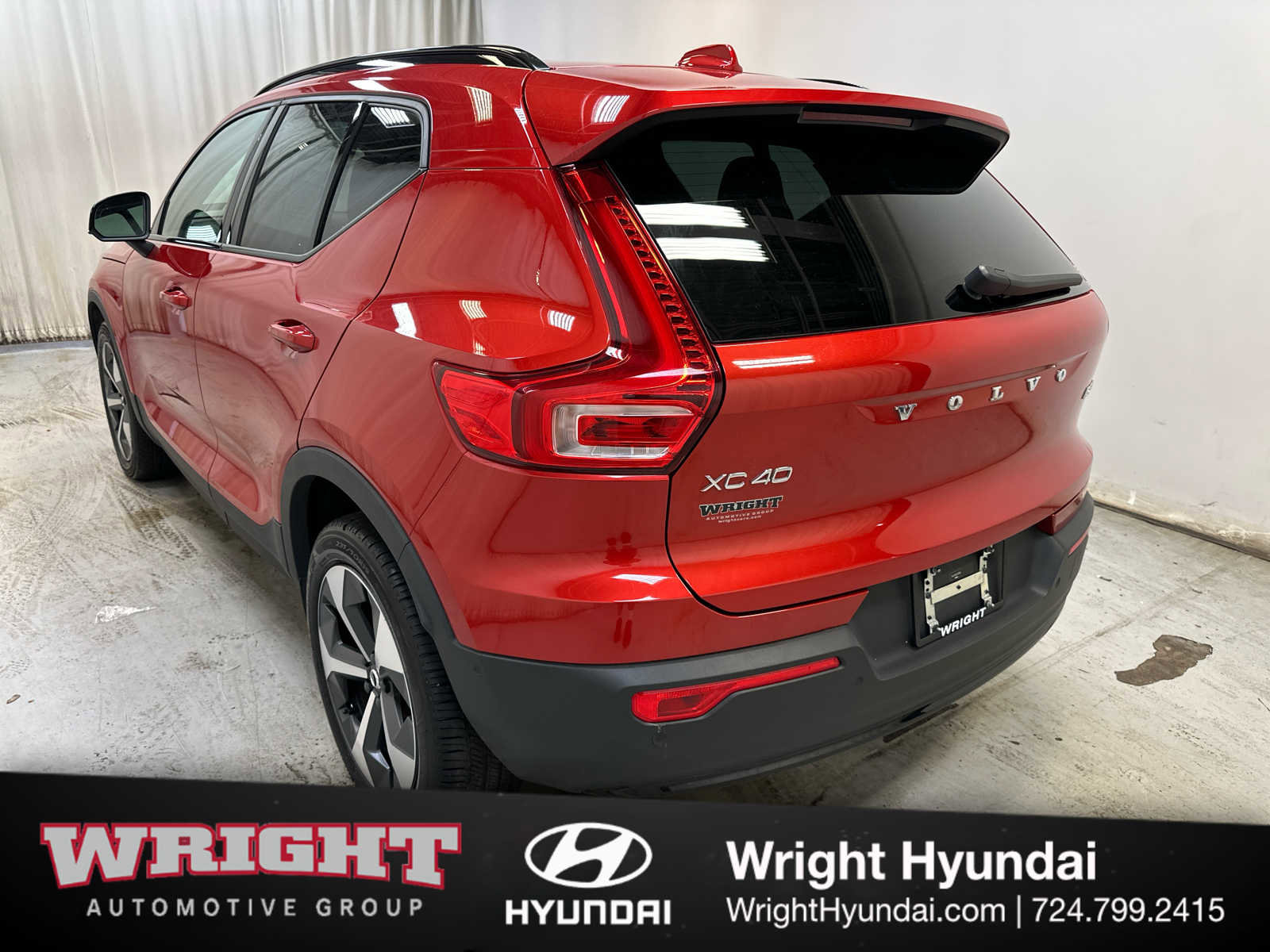 Used 2023 Volvo XC40 B5 Plus w/ Driver Assist Package image 4