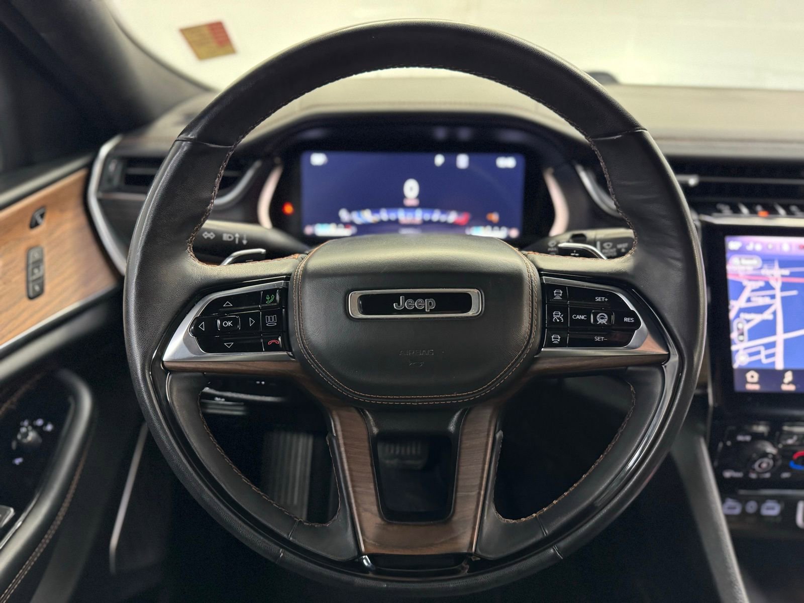 Used 2023 Jeep Grand Cherokee L Summit w/ Advanced Protech Group IV image 23