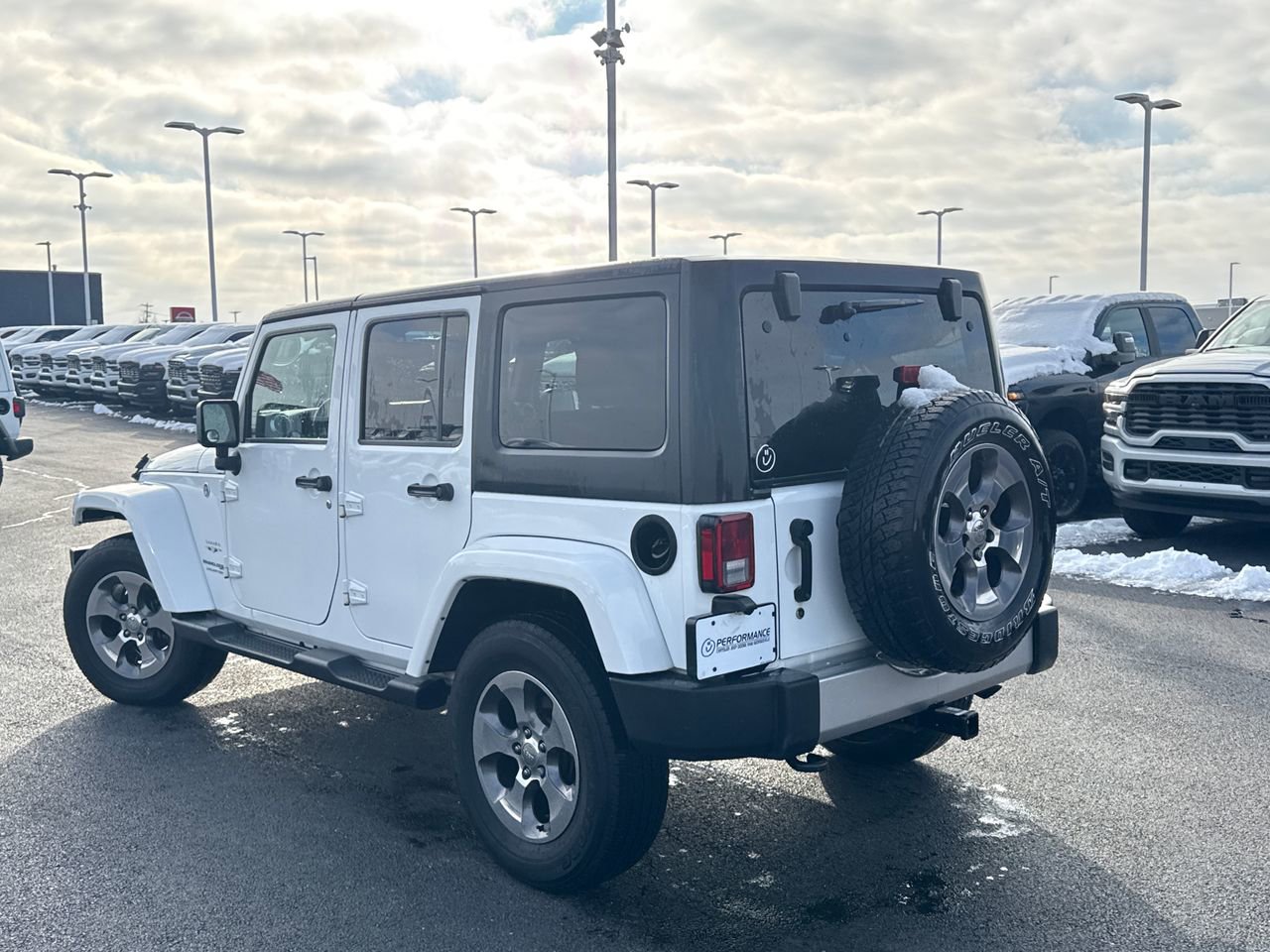 Used 2018 Jeep Wrangler Unlimited Sahara image 5