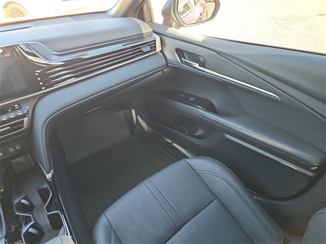 Used 2025 Toyota Camry XSE image 12