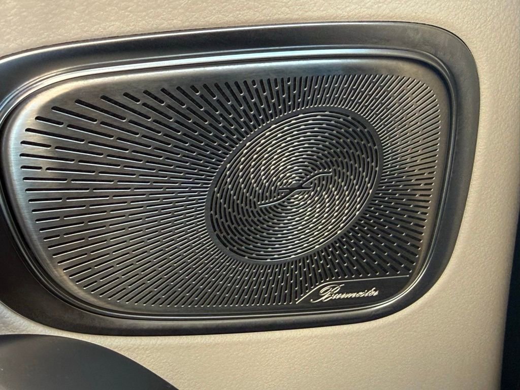 Used 2025 Mercedes-Benz GLC 300 image 16