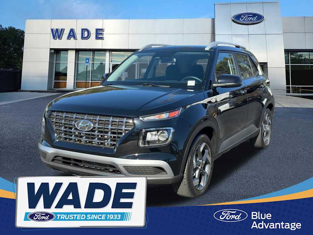 Used 2023 Hyundai Venue SEL image 1