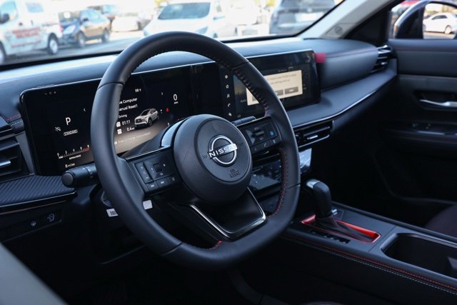 New 2025 Nissan Kicks SR image 14