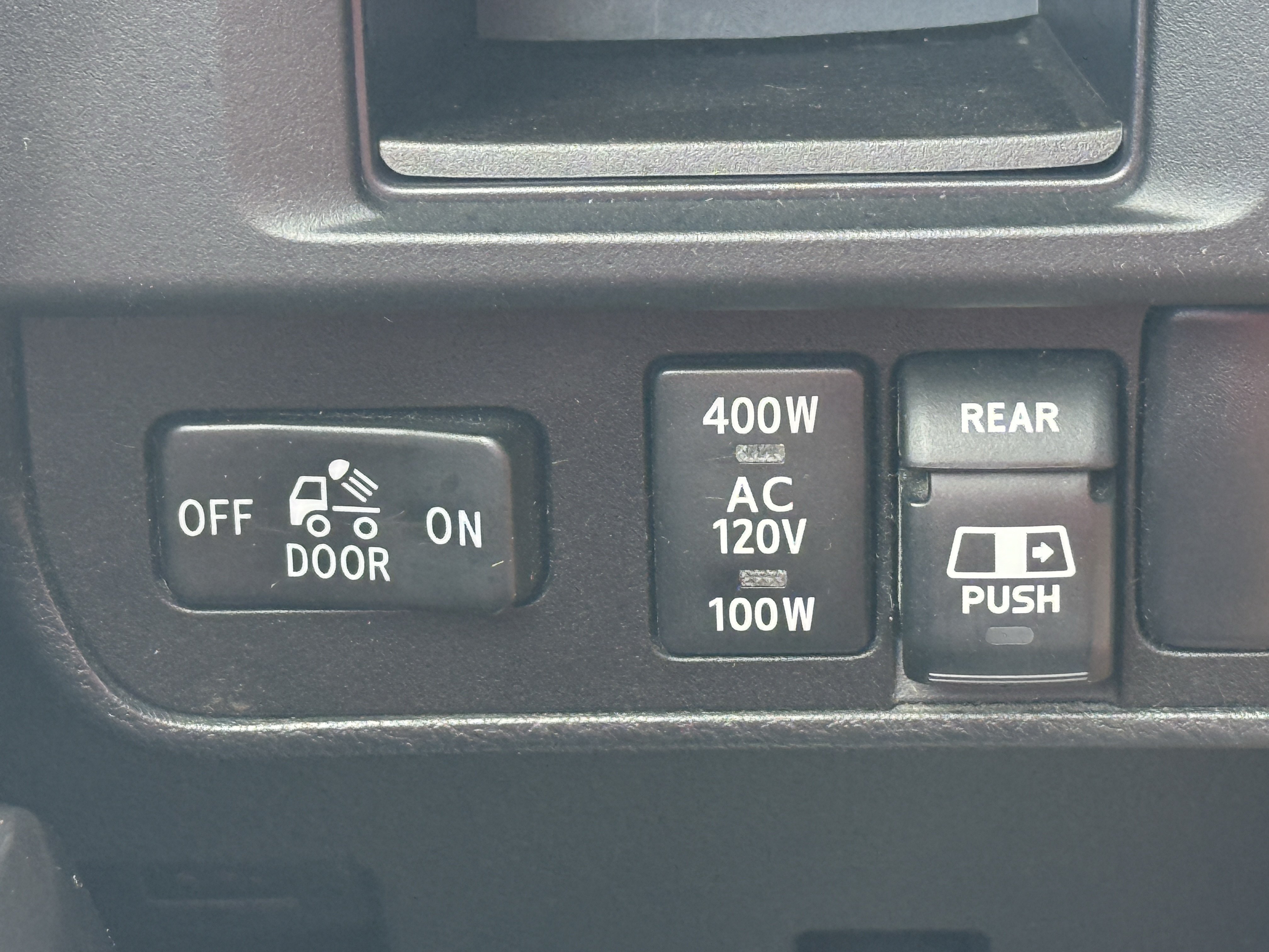 Used 2017 Toyota Tacoma TRD Sport AWD/4WD image 33