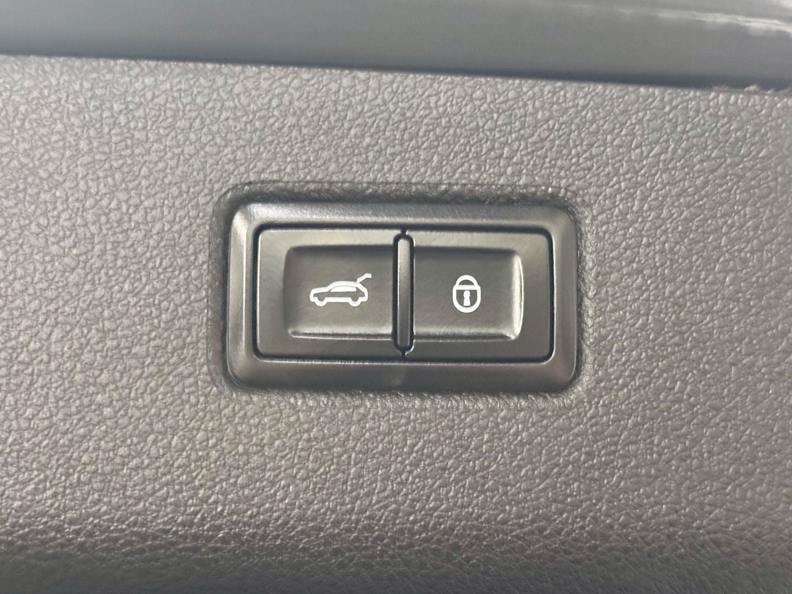 Used 2018 Bentley Bentayga AWD/4WD image 41