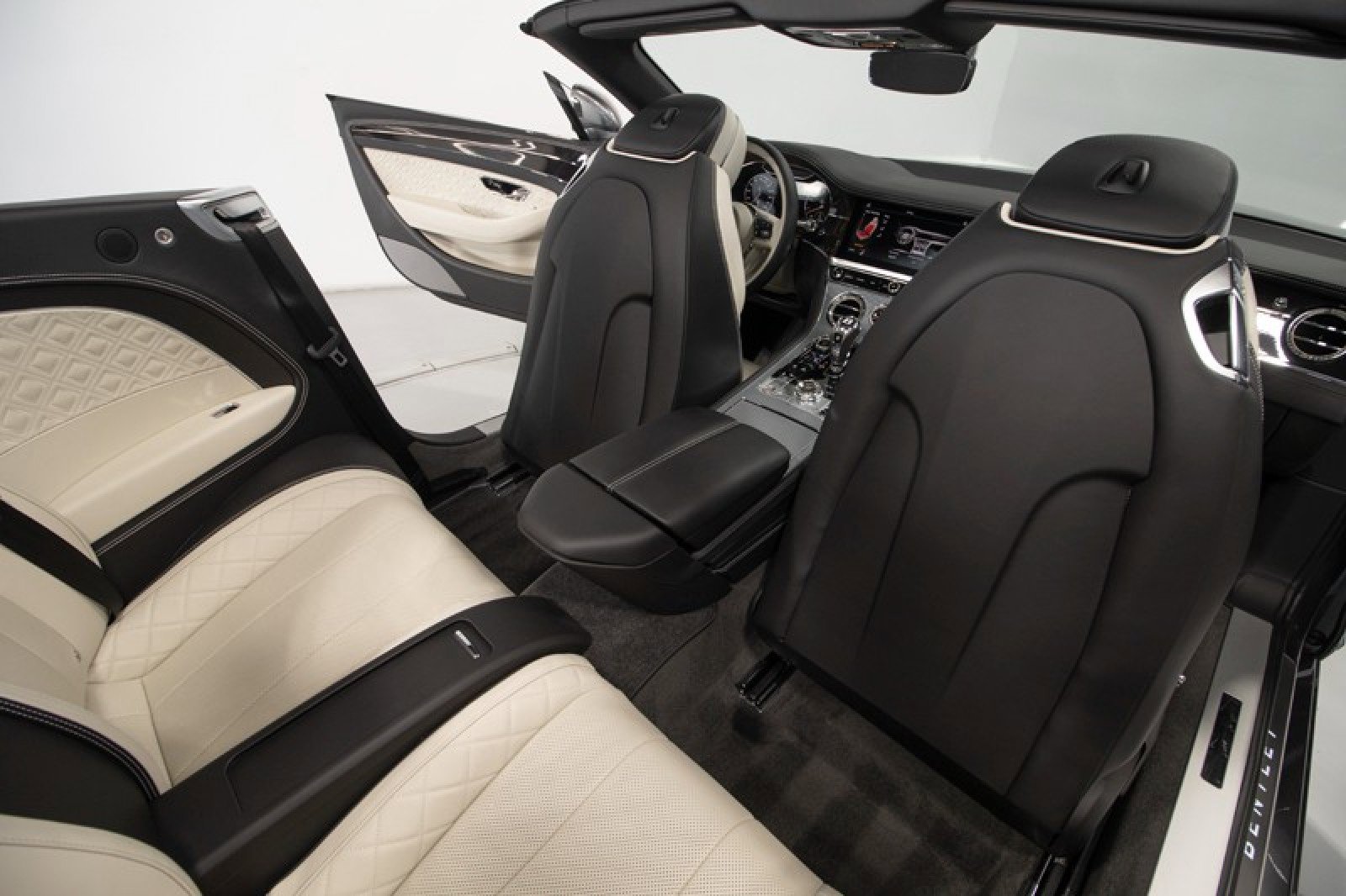 Used 2021 Bentley Continental GT image 55