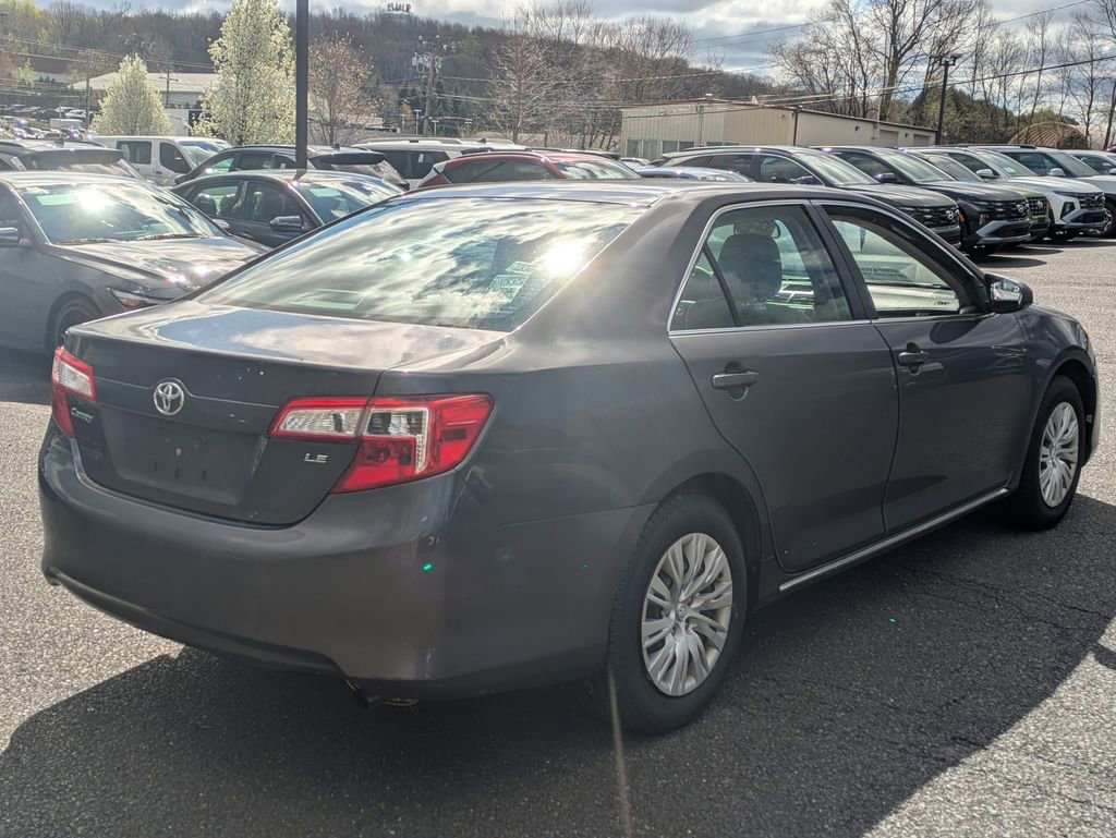 Used 2012 Toyota Camry LE image 2