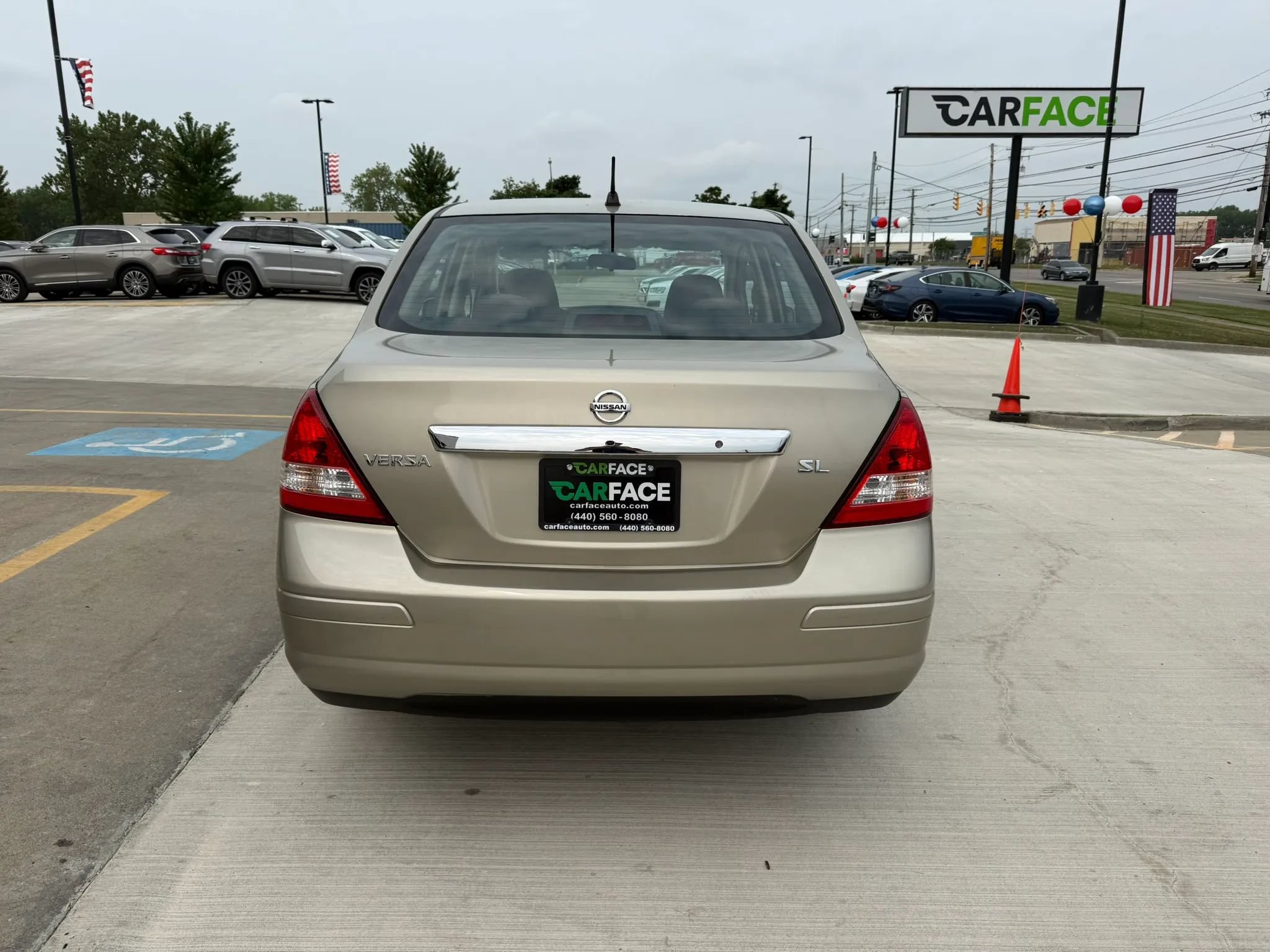 Used 2009 Nissan Versa Sedan w/ Convenience Pkg FWD image 11
