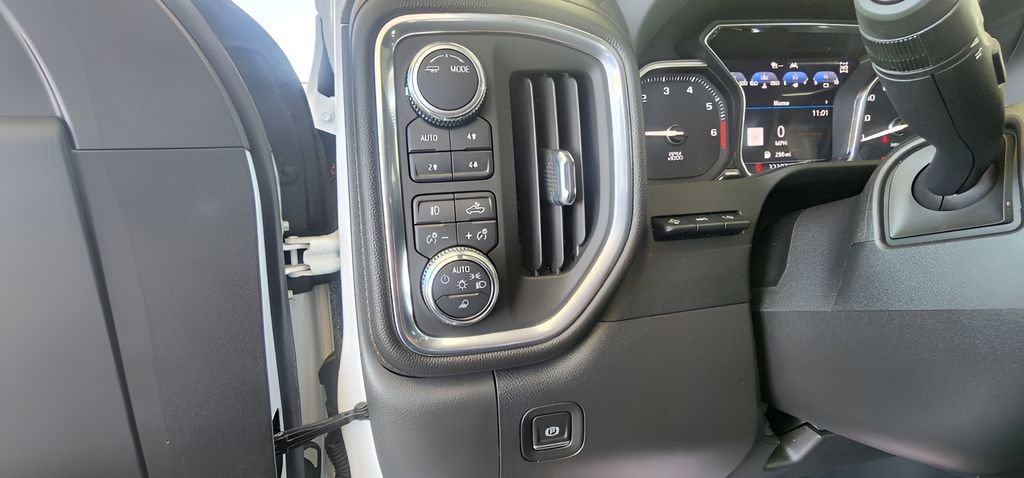 Used 2022 GMC Sierra 1500 AT4 w/ AT4 Premium Package image 28