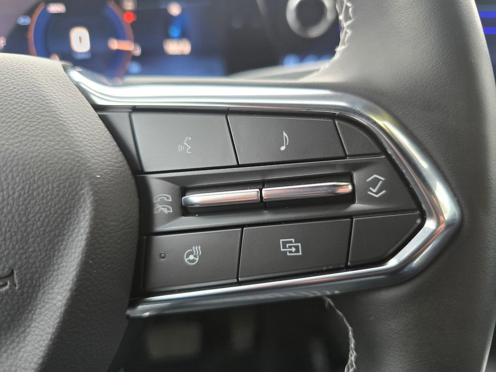 Used 2025 Chevrolet Equinox EV LT w/ Convenience Package FWD image 30