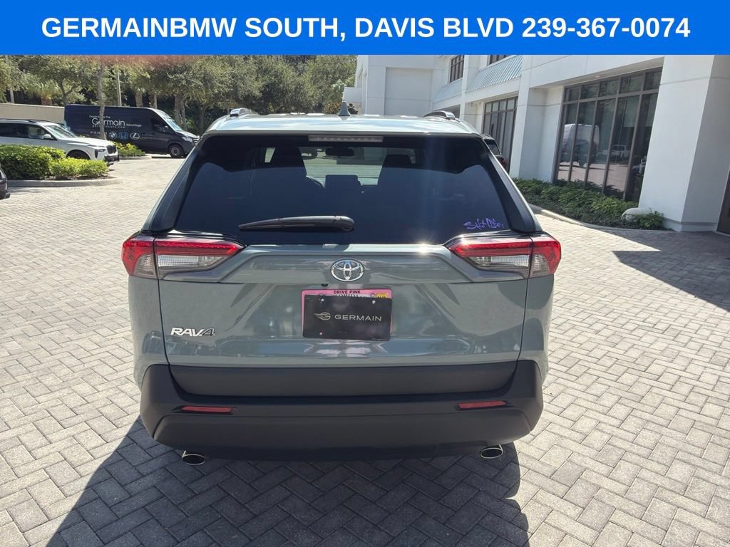 Used 2021 Toyota RAV4 XLE Premium FWD image 4