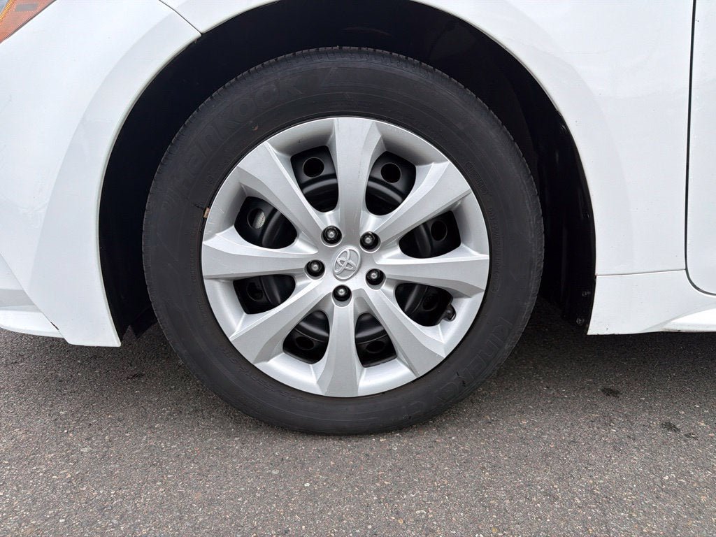Used 2024 Toyota Corolla LE FWD image 10