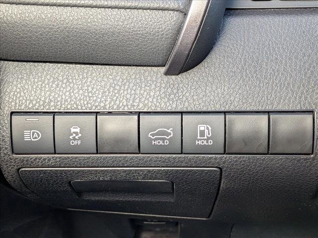 Used 2023 Toyota Camry SE image 17