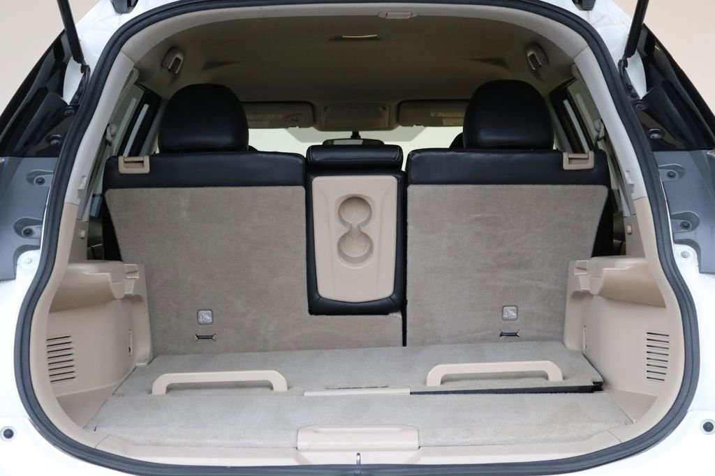 Used 2014 Nissan Rogue SV image 24