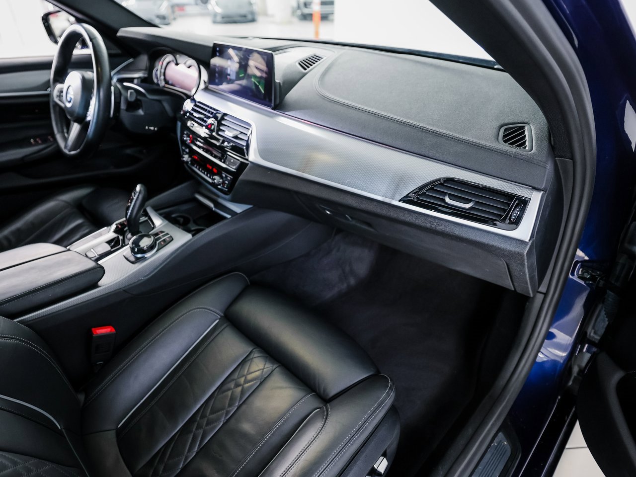 Used 2018 BMW M550i xDrive image 29