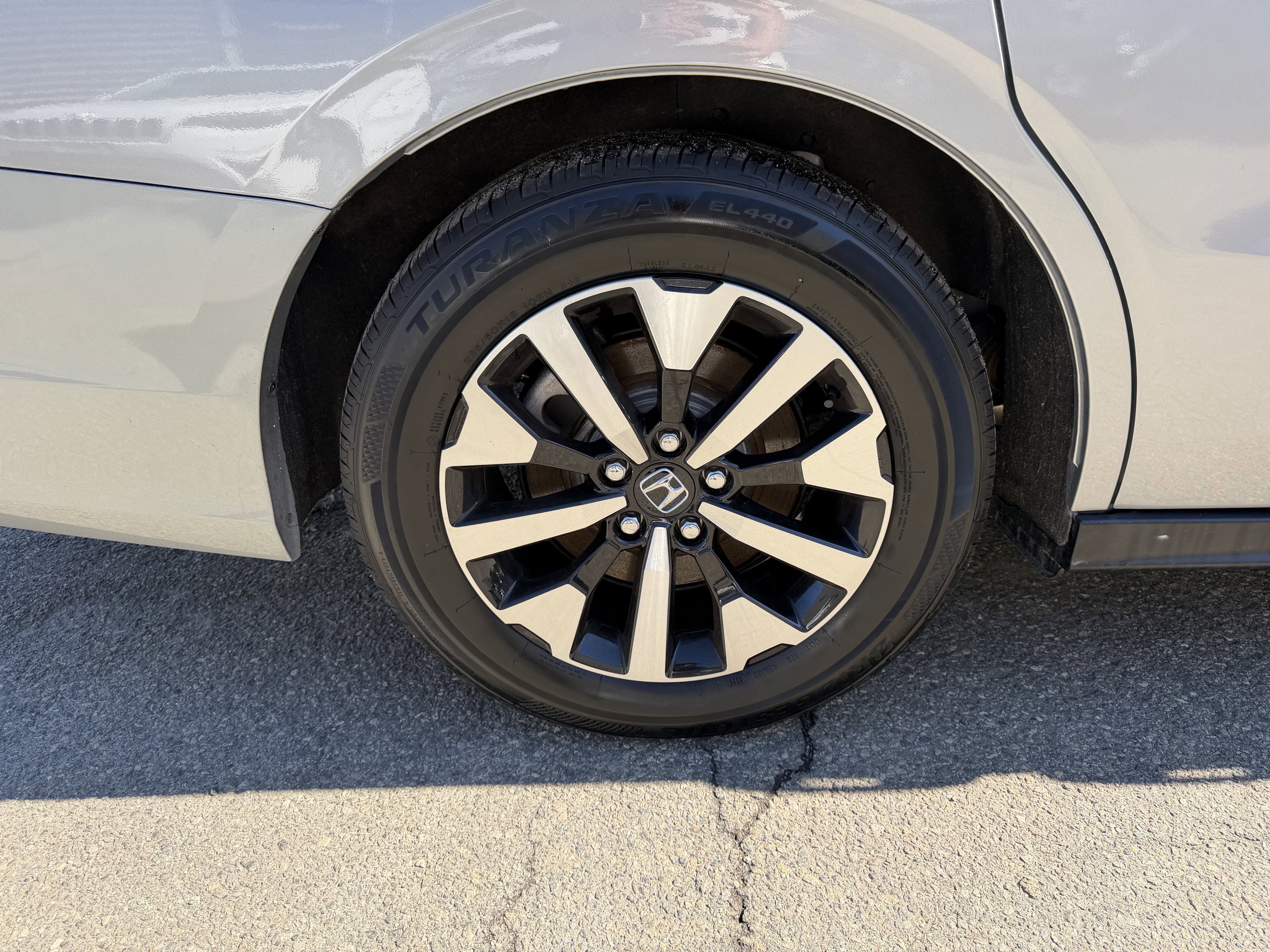 Certified 2025 Honda Odyssey EX-L image 9