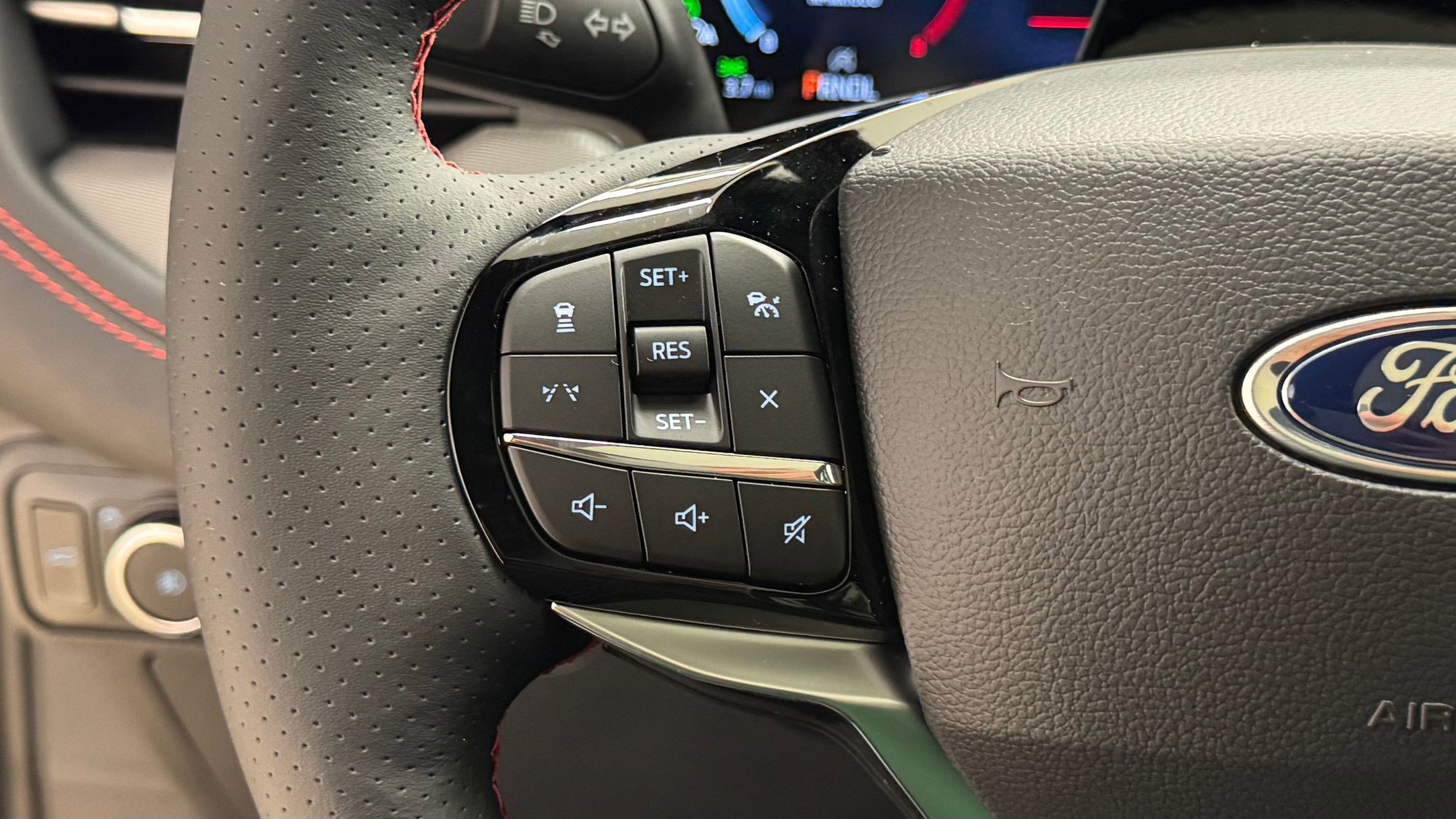 New 2026 Ford Explorer ST-Line w/ ST-Line Street Pack image 36